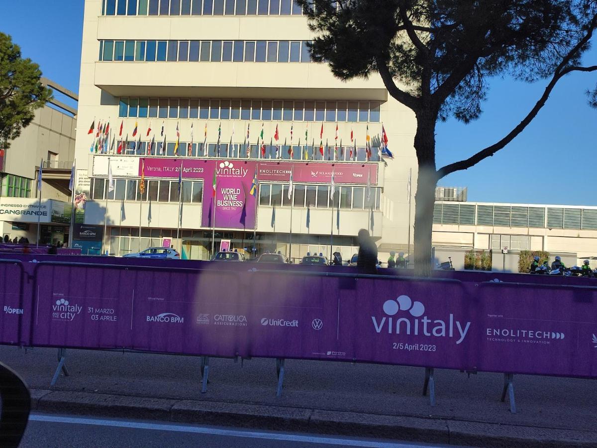 Easy Stay Verona Rooms Buitenkant foto